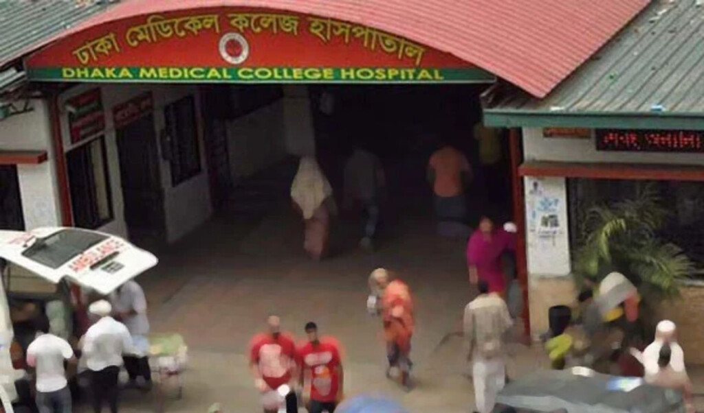 21 people including dhaka university student admitted to hospital after earthquake 21 People, Including Dhaka University Student, Admitted to Hospital After Earthquake