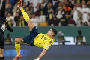 40 and Still Flying! Ronaldo’s Insane Bicycle-Kick Goal Shocks the Football World!