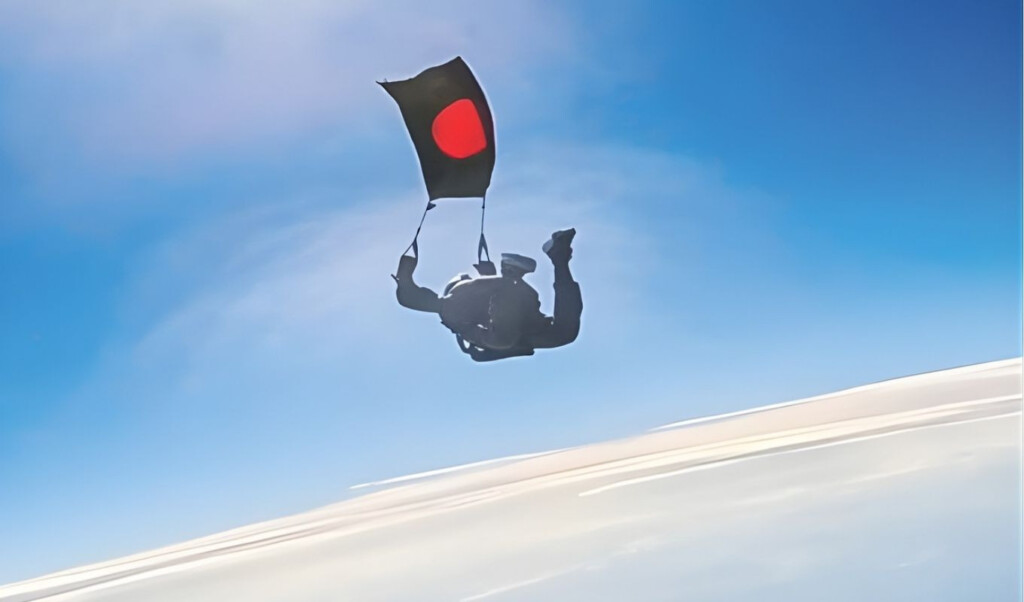 54 paratroopers 54 flags a historic skydive to celebrate independence 54 Paratroopers, 54 Flags: A Historic Skydive to Celebrate Independence