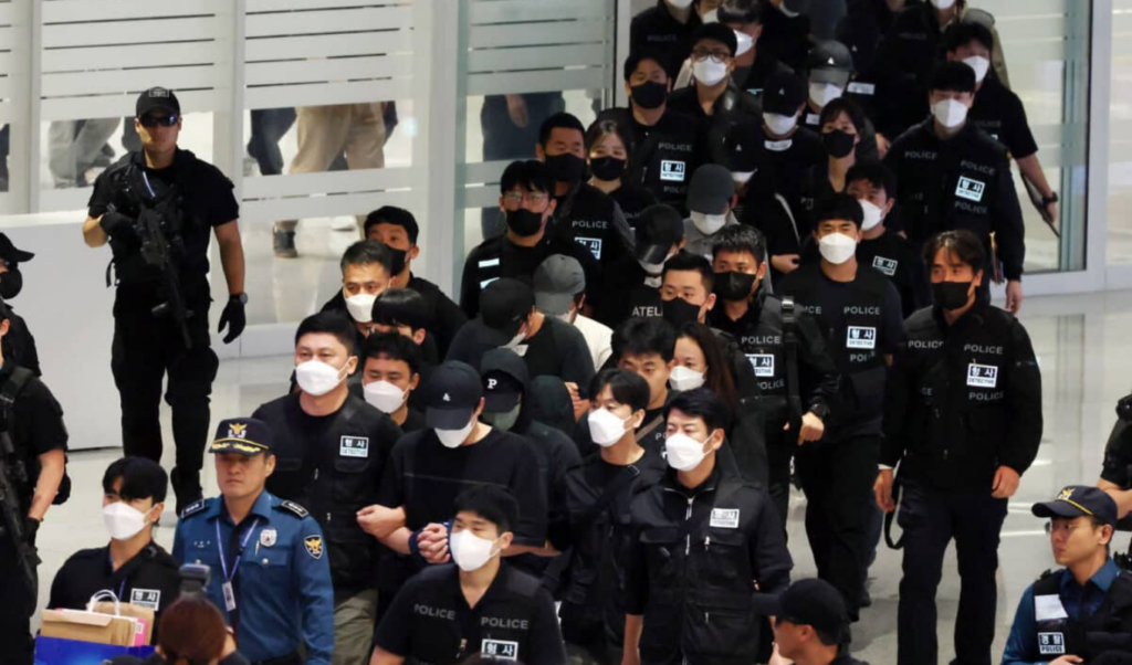 64 south koreans detained in cambodia return home under arrest 64 South Koreans Detained in Cambodia Return Home Under Arrest