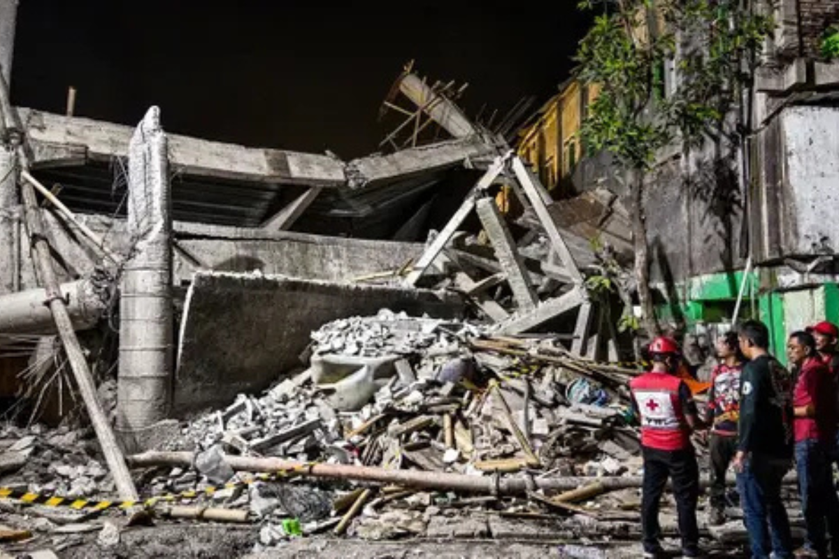 91 People Possibly Trapped Under Collapsed Indonesian School