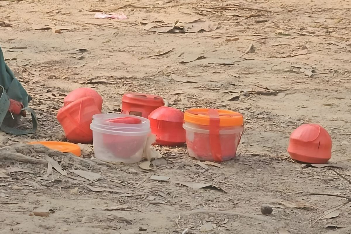 A cocktail has been found in a pond in Sripur.