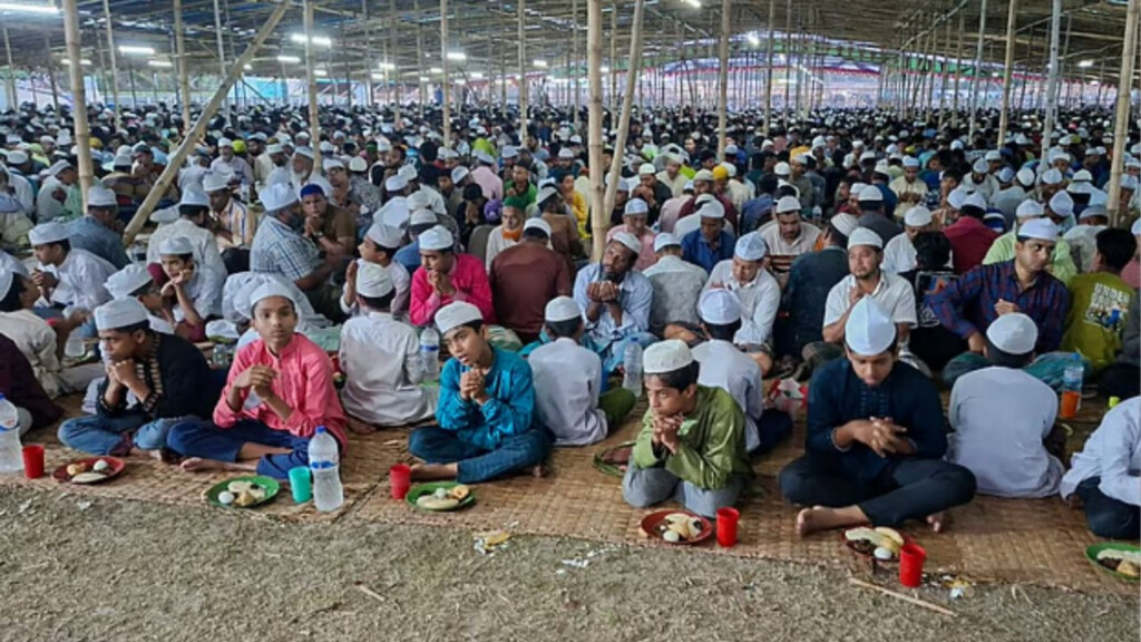 a grand tradition six thousand break fast together A Grand Tradition: Six Thousand Break Fast Together