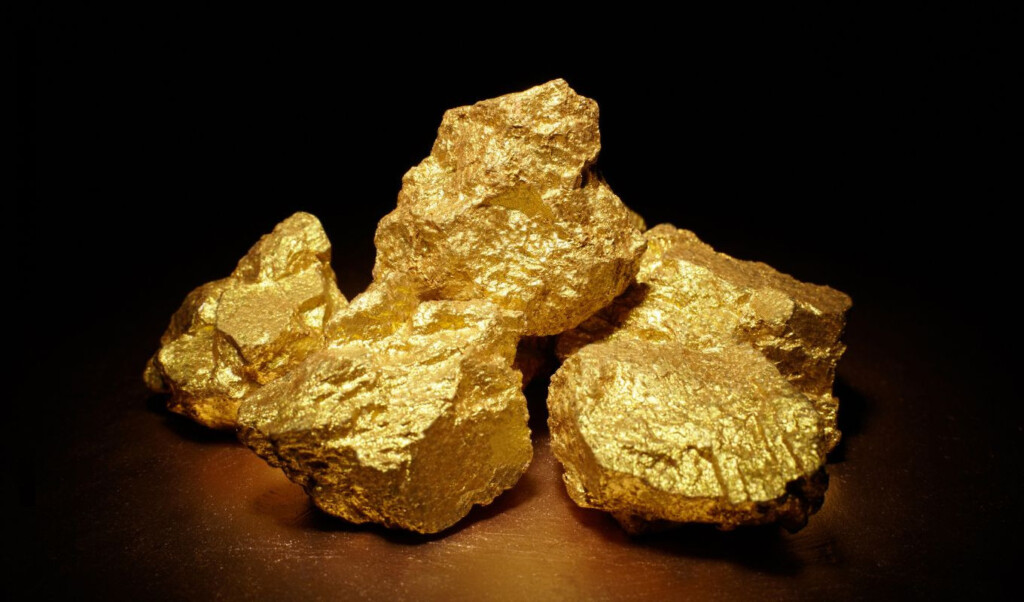 a new gold mine with an estimated 1000 tons has been discovered in china A new gold mine with an estimated 1,000 tons has been discovered in China