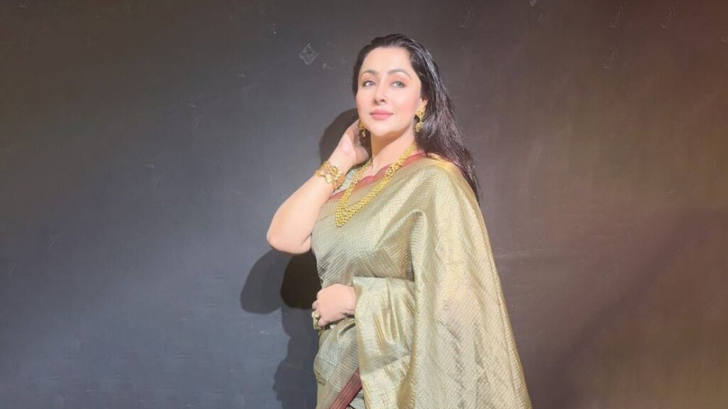 acclaimed singer eva rahman debuts poetry at book fair Acclaimed Singer Eva Rahman Debuts Poetry at Book Fair