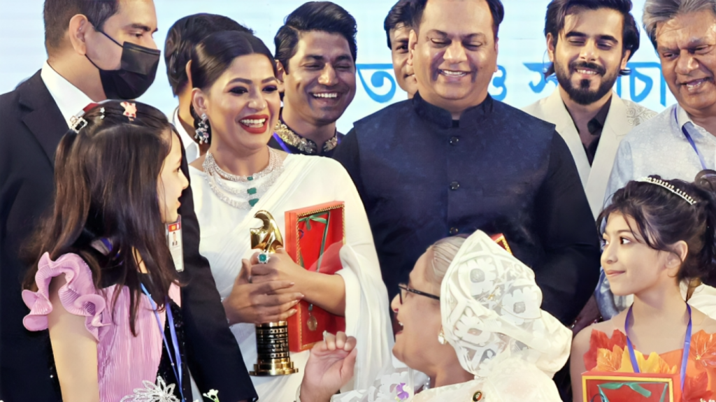 actress bandhon shares photo with sheikh hasina sparks debate Actress Bandhon Shares Photo with Sheikh Hasina, Sparks Debate