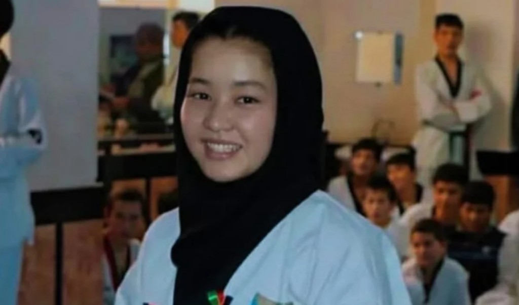 Afghan Young Woman Khadija Arrested and Freed Over Improper Hijab 3 afghan young woman khadija arrested and freed over improper hijab Afghan Young Woman Khadija Arrested and Freed Over Improper Hijab