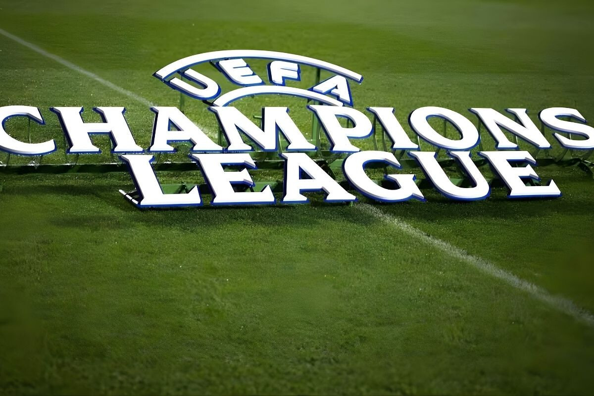 After an exciting playoff, the last sixteen teams advance to the knockout stage.