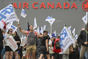 Air Canada Flight Attendants Pledge to Defy Latest Back-to-Work Order