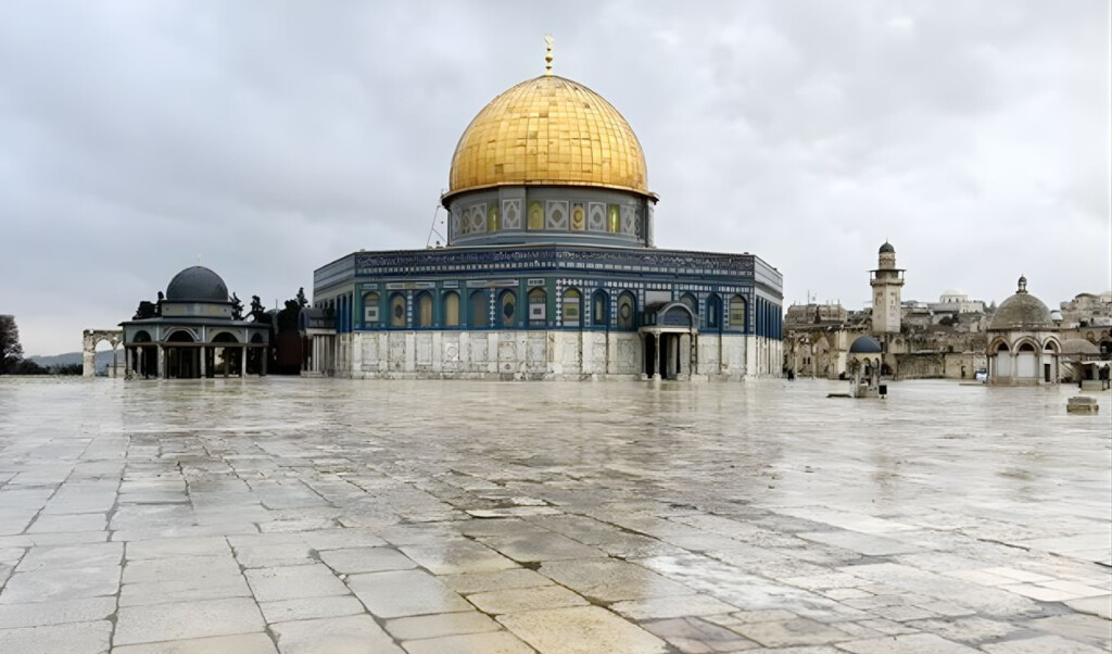 al aqsa mosque remains closed seventeen days Al-Aqsa Mosque Remains Closed Seventeen Days