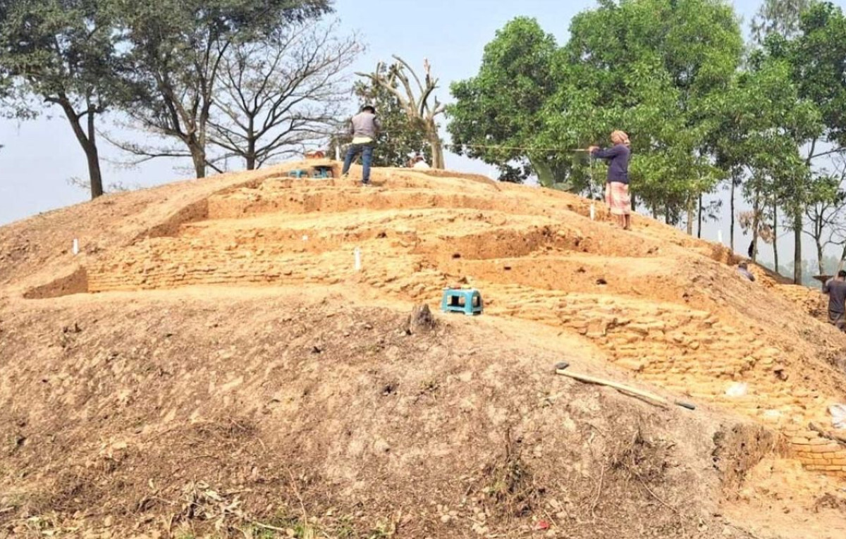Archaeologists Uncover Five Ancient Settlements