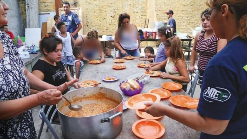 Argentina: Economic Despair Forces Families into Debt Trap 2 argentina economic despair forces families into debt trap Argentina: Economic Despair Forces Families into Debt Trap