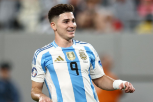 Argentine Star Álvarez Names His All-Time Football Greats