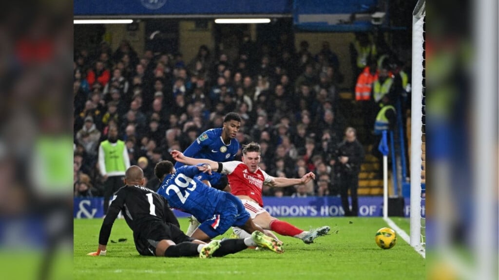 arsenal edge first leg thriller despite garnacho brace Arsenal Edge First-Leg Thriller Despite Garnacho Brace