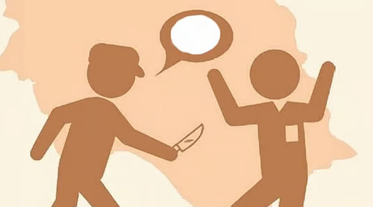 Assistant Sub-Inspector’s Pistol Stolen Outside City Building