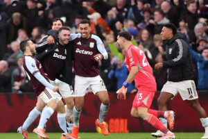 Aston Villa End Arsenal’s Unbeaten Streak with Tactical Discipline and Late Drama