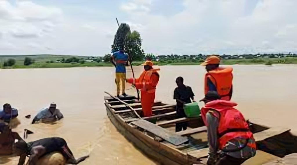 at least 22 presumed dead after boat capsizes in nigeria At Least 22 Presumed Dead After Boat Capsizes in Nigeria