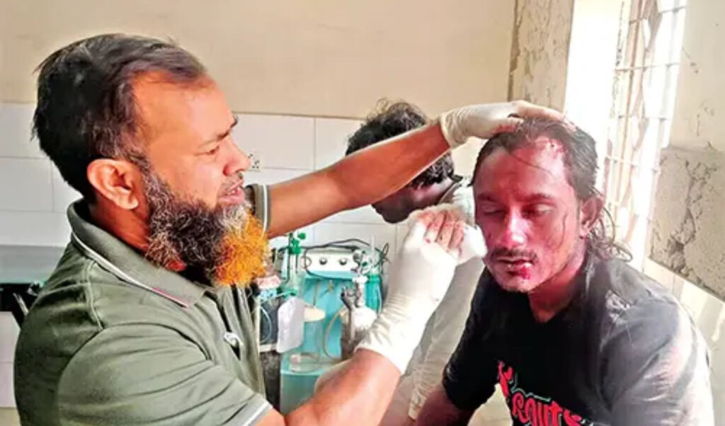 attack on bauls in manikganj by tohidi janta 4 injured Attack on Bauls in Manikganj by Tohidi Janta, 4 Injured