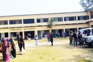 Attempt to snatch ballot papers from polling station following cocktail bomb explosion; voting suspended