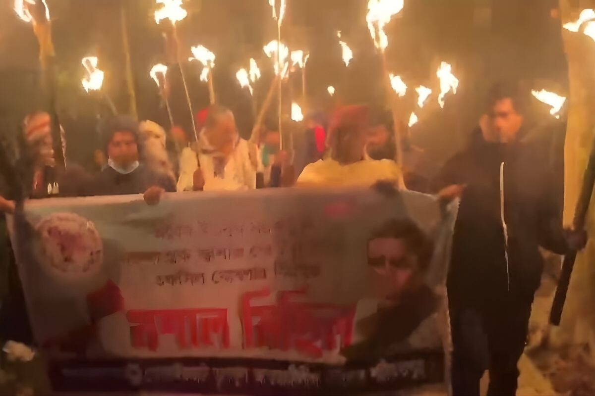 Awami League Holds Midnight Torchlight Rally