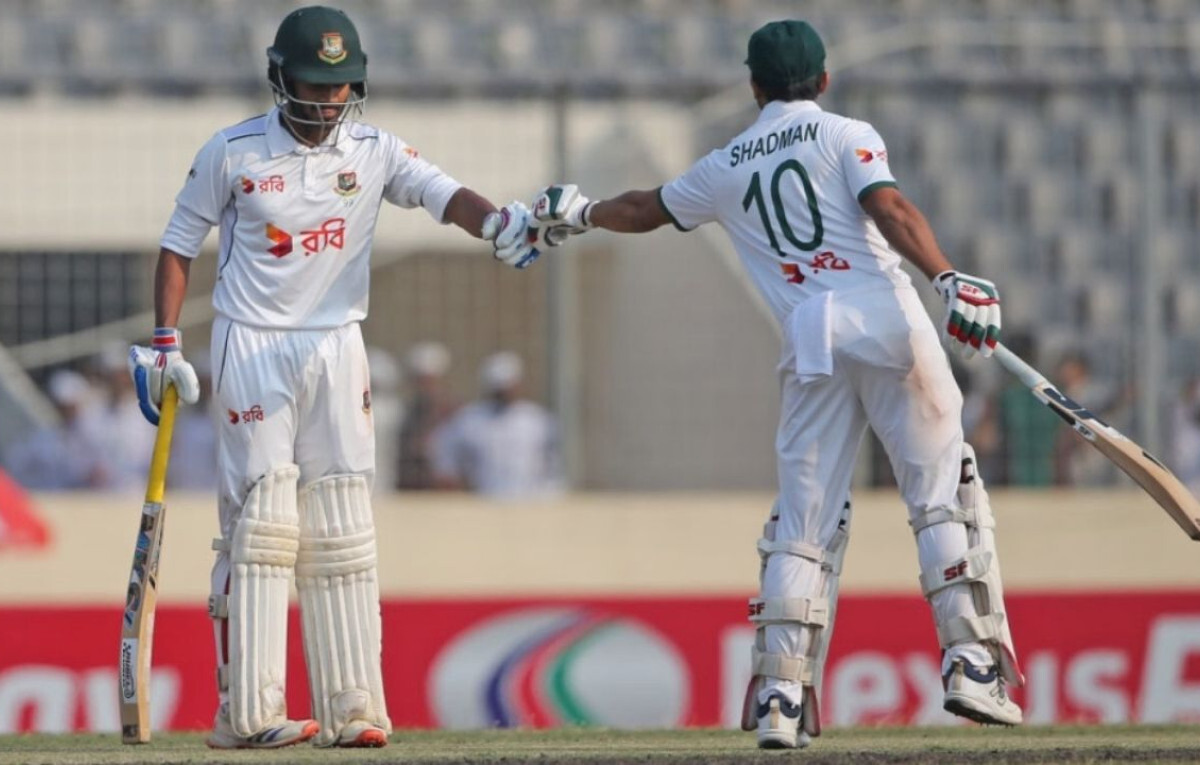Bangladesh Commanding Control in Mirpur Test