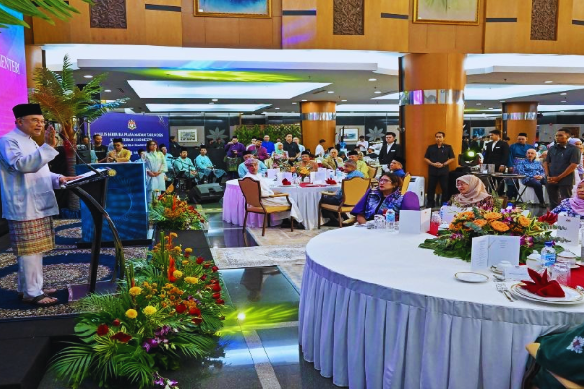 Bangladeshis’ Legal Status Raised with Malaysian PM