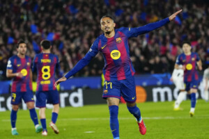 Barcelona Demolish Newcastle to Reach Quarters
