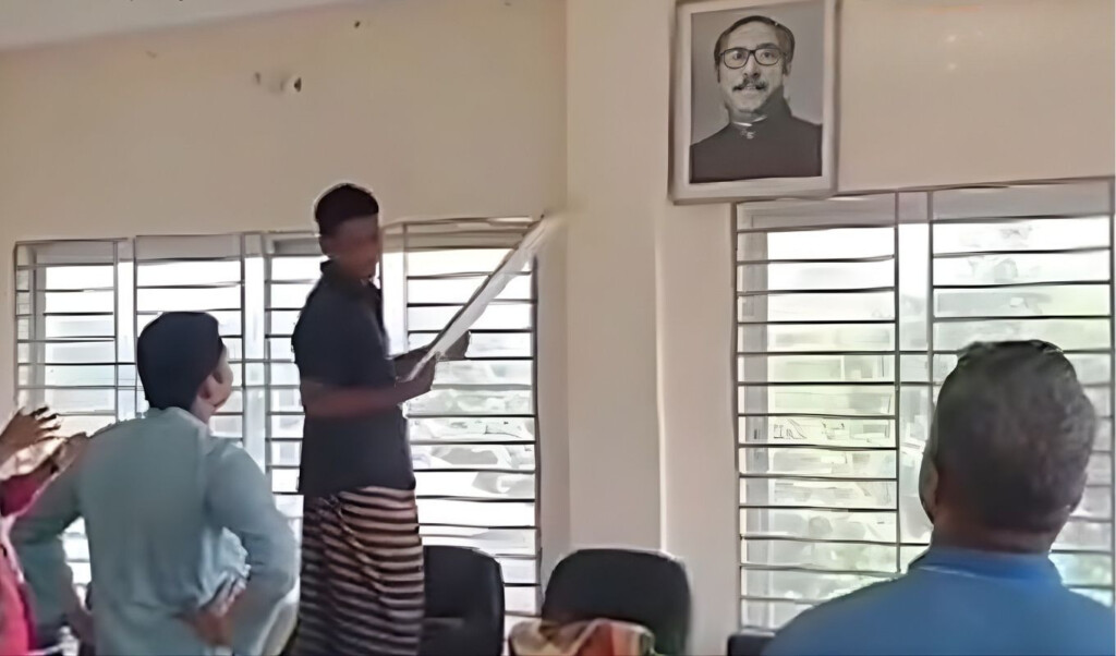 bnpchhatra dal enters awami league office with permission from the up chairman "BNP–Chhatra Dal enters Awami League office with permission from the UP chairman."