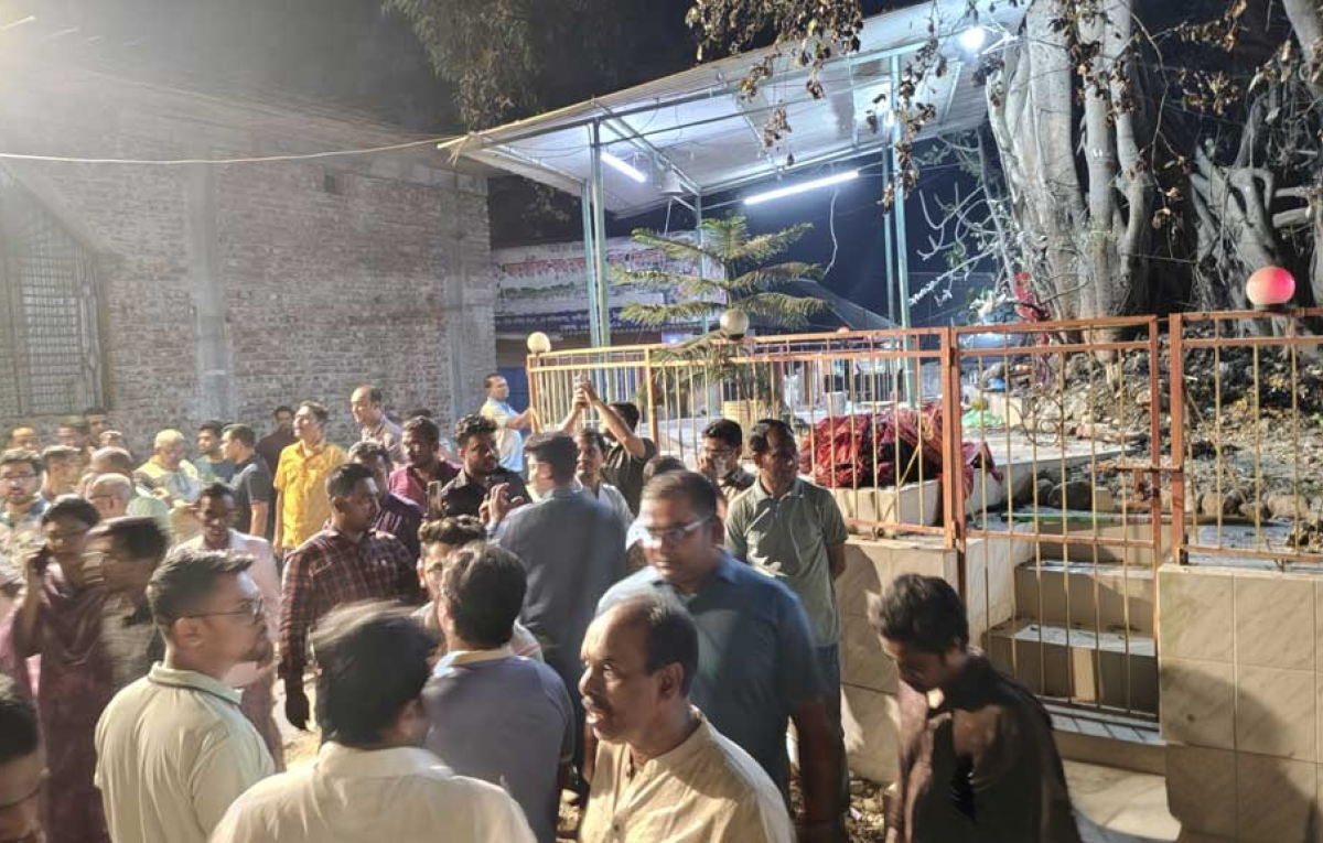 Bombs Target Cumilla Temple and Mosque; Three Injured