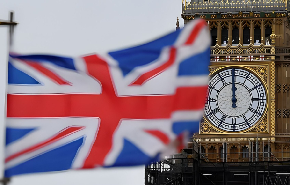 British Universities Tighten Entry Rules: Admissions Frozen for Bangladeshi and Pakistani Applicants