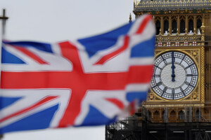 British Universities Tighten Entry Rules: Admissions Frozen for Bangladeshi and Pakistani Applicants