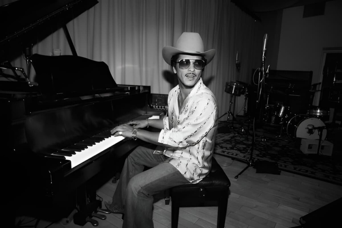 Bruno Mars Joins Avex Music Partnership