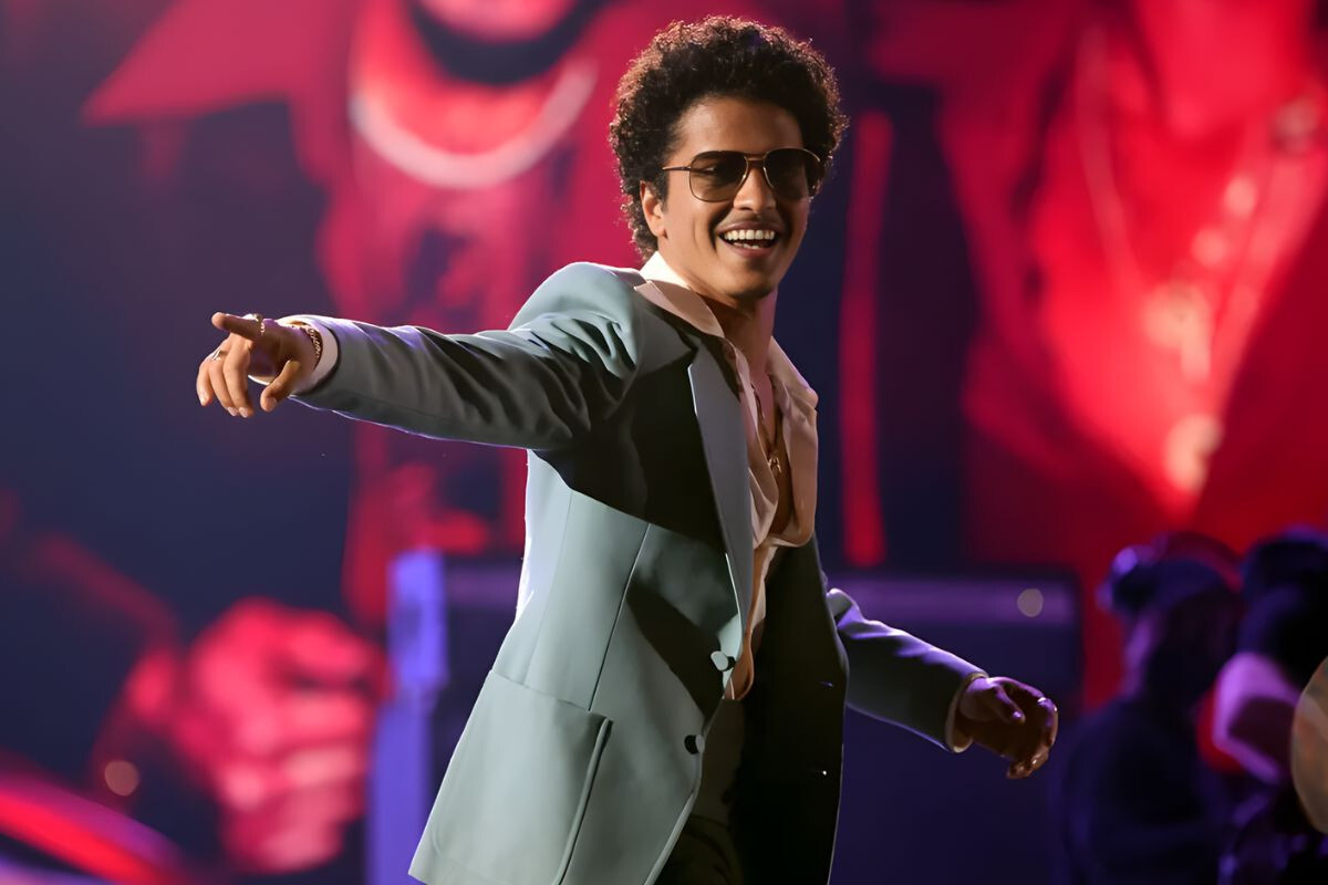 Bruno Mars’ ‘The Romantic’ Debuts at No. 1