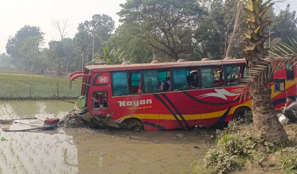 bus carrying wedding guests plunges 20 injured Bus Carrying Wedding Guests Plunges, 20 Injured