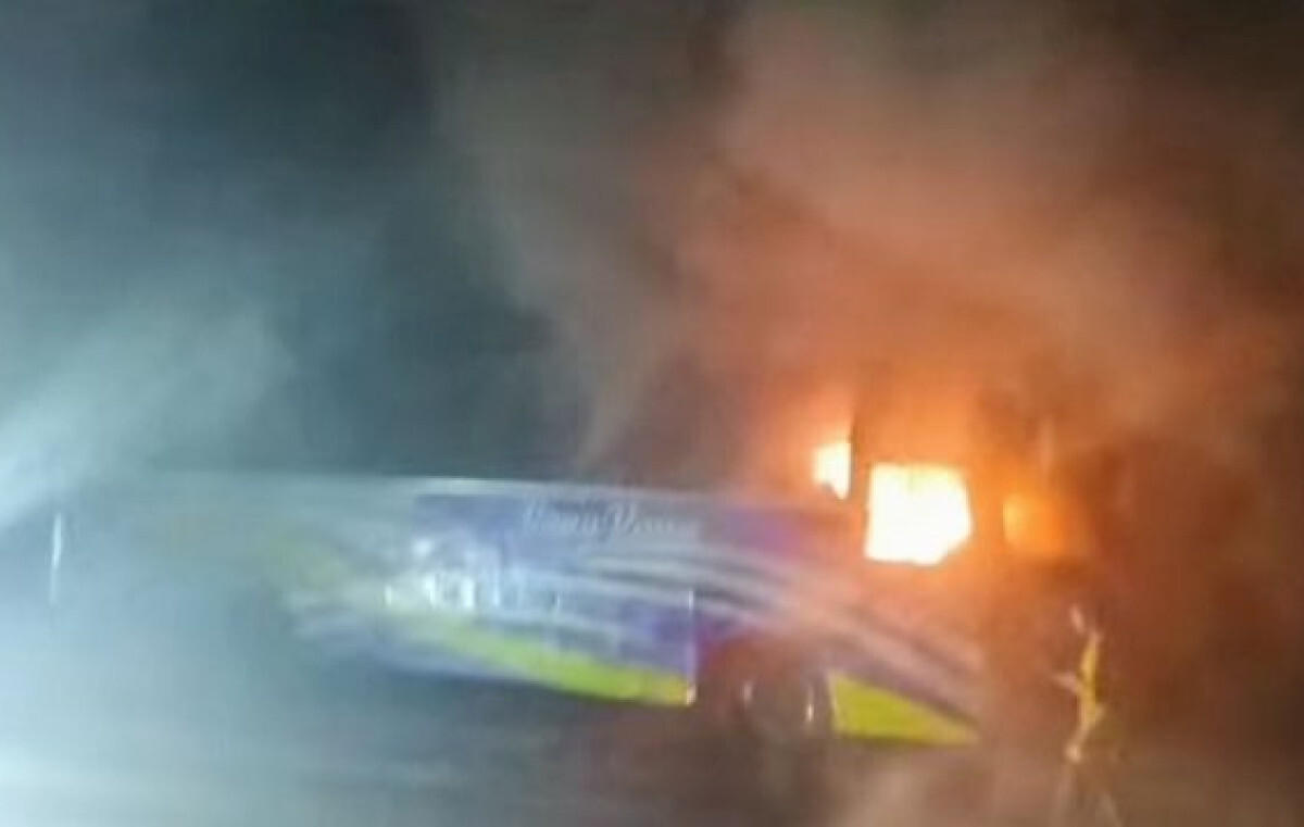 Bus Set on Fire in Dhaka-Chittagong Highway