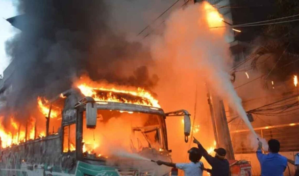 bus set on fire in fatulla Bus Set on Fire in Fatulla