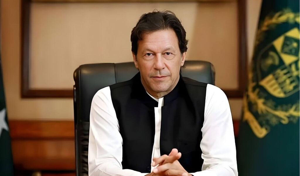 call for wasim and waqar for imran khans recovery Call for Wasim and Waqar for Imran Khan’s Recovery
