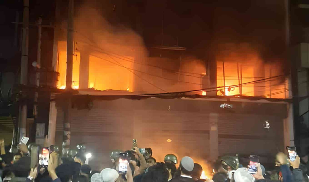 case filed over attack on prothom alo office Case Filed Over Attack on Prothom Alo Office