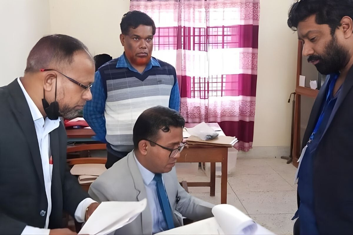 Caught Distributing Money at Polling Station, BNP Candidate’s Agent Fined