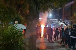 Chaos at Dhanmondi: Iconic Chhayanaut Building Attacked