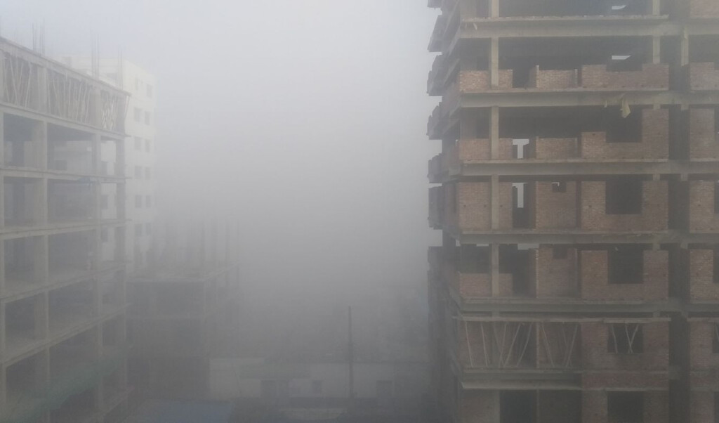 chilling winter grips dhaka fog disrupts travel Chilling Winter Grips Dhaka, Fog Disrupts Travel