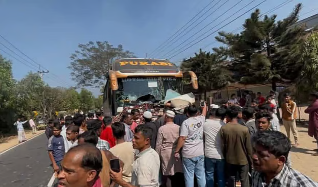 chokoria tragedy e rickshaw driver killed by bus Chokoria Tragedy: E-Rickshaw Driver Killed by Bus
