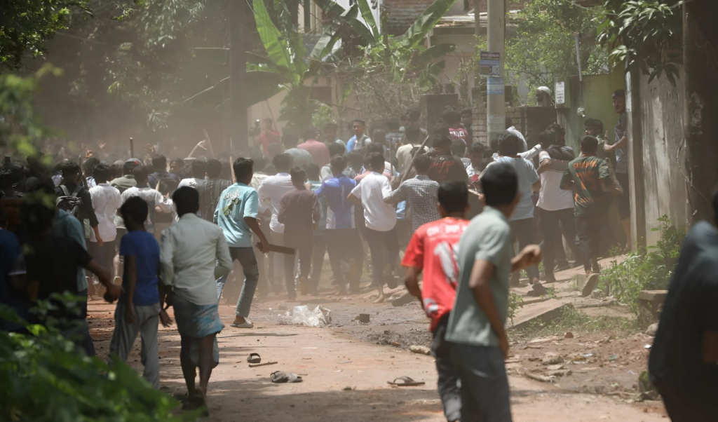 clashes at chittagong university leave 35 students injured including pro vice chancellor Clashes at Chittagong University Leave 35 Students Injured, Including Pro-Vice Chancellor