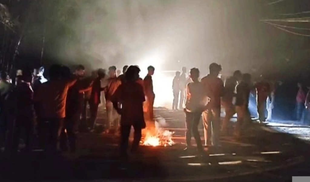 Clashes Erupt Over Suspected Thieves 1 clashes erupt over suspected thieves Clashes Erupt Over Suspected Thieves