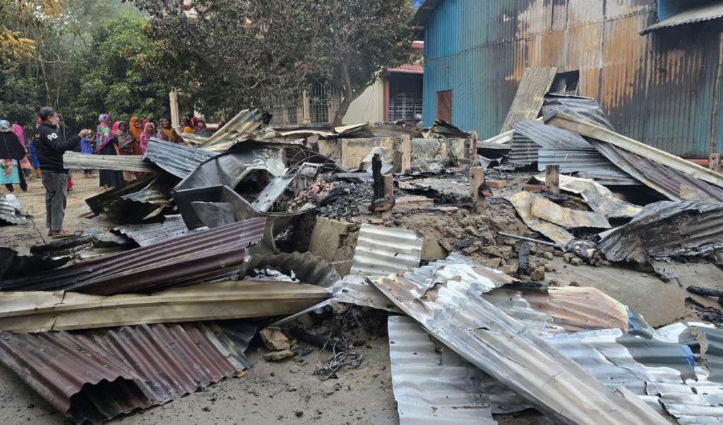 clashes in madaripur leaves 13 homes destroyed in fire 5 injured Clashes in Madaripur Leaves 13 Homes Destroyed In Fire, 5 Injured