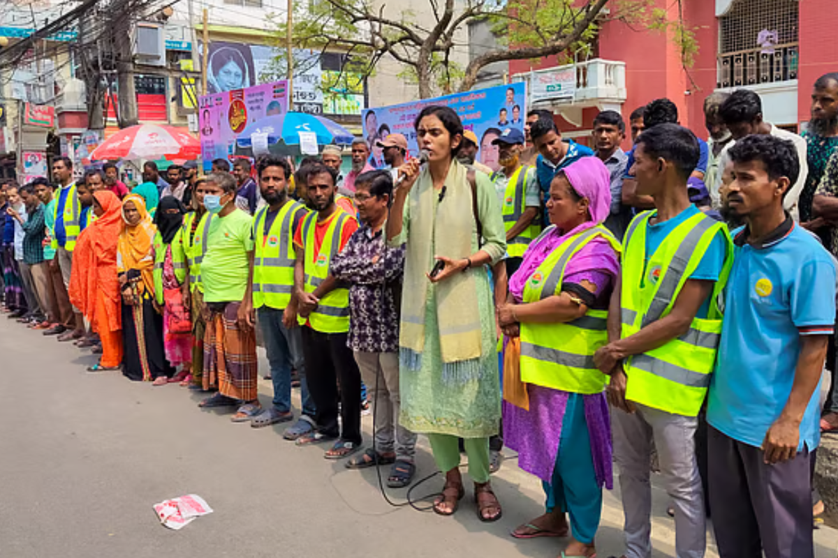 Cleaners Strike Ahead of Eid Over Pay, Bonus