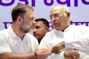 Congress president demands ban on RSS in India