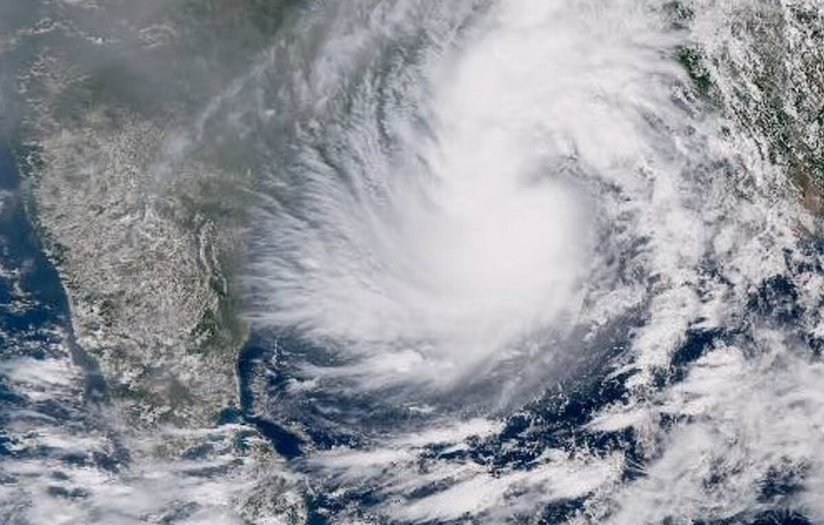 Cyclone ‘Ditwah’ Approaches, Port Authorities Raise Signal 2