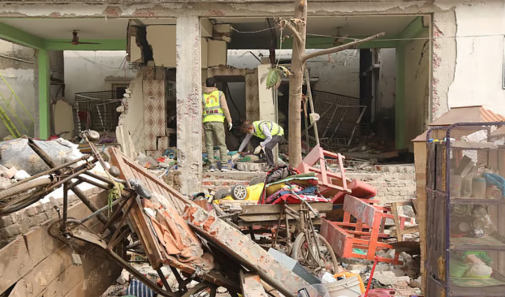 deadly explosion destroys keraniganj madrasa classrooms Deadly Explosion Destroys Keraniganj Madrasa Classrooms