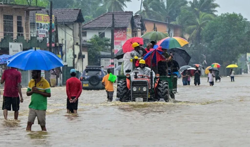 deaths from floods and landslides in indonesia exceed 200 Deaths from floods and landslides in Indonesia exceed 200